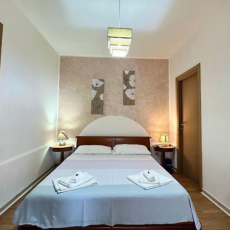 B&B Verzavo เชตราโร ภายนอก รูปภาพ
